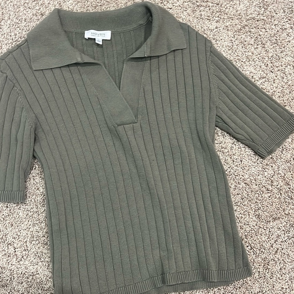 Sage green women’s short sleeve polo